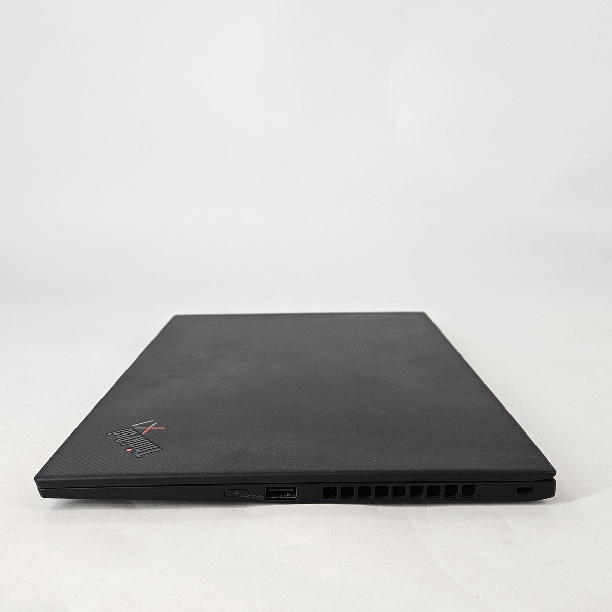Lenovo ThinkPad X1 Carbon Gen 7 14 Black 1.8 GHz Intel Core i7 10th Gen. 16GB RAM 1TB Solid State Drive