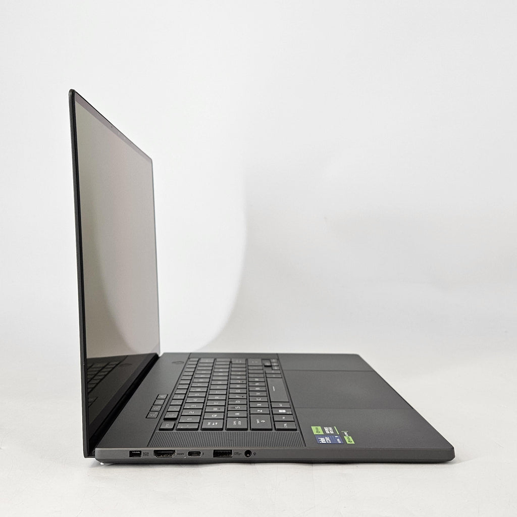 ROG Zephyrus G16 GU605 16 Black 2.5 GHz Intel Core Ultra 9 16GB RAM 1TB Solid State Drive NVIDIA GeForce RTX 4070 8 GB
