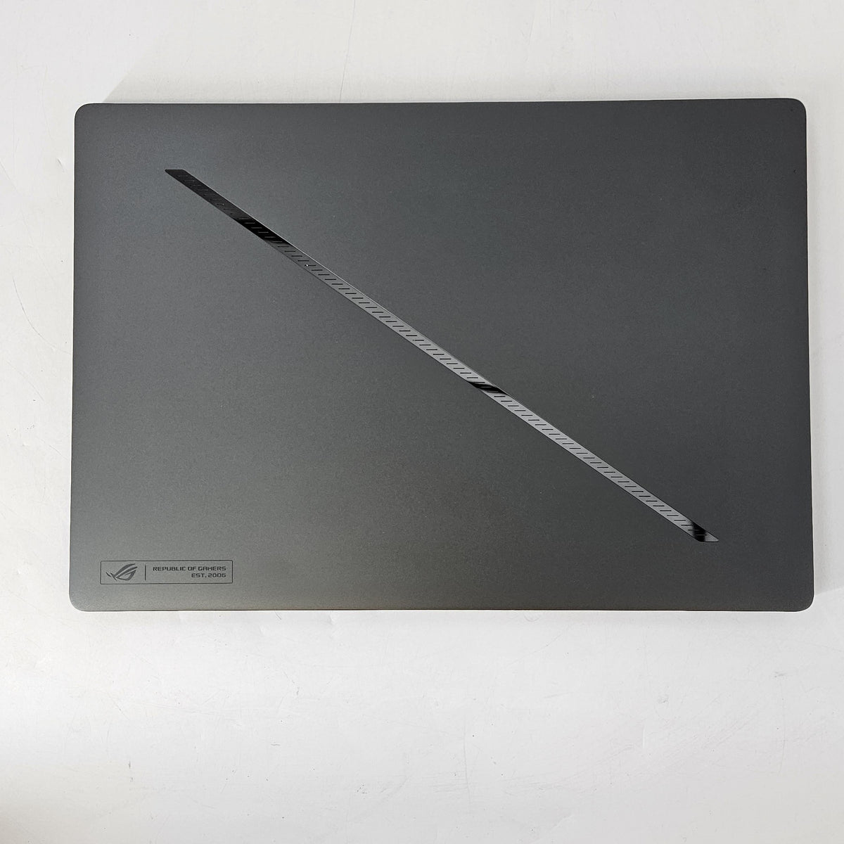 ROG Zephyrus G16 GU605 16 Black 2.5 GHz Intel Core Ultra 9 16GB RAM 1TB Solid State Drive NVIDIA GeForce RTX 4070 8 GB