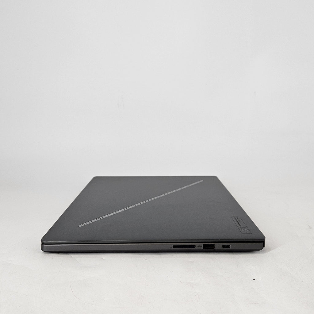 ROG Zephyrus G16 GU605 16 Black 2.5 GHz Intel Core Ultra 9 16GB RAM 1TB Solid State Drive NVIDIA GeForce RTX 4070 8 GB