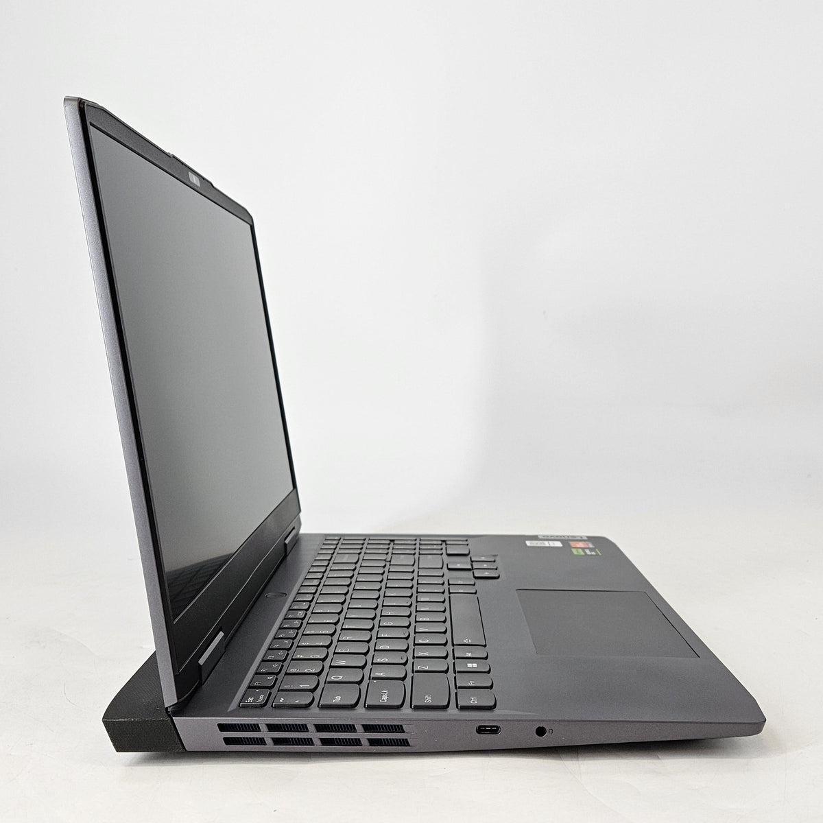 Lenovo LOQ 15 Gray 3.8 GHz AMD Ryzen 7 7840HS 16GB RAM 512GB Solid State Drive NVIDIA GeForce RTX 3050 6 GB