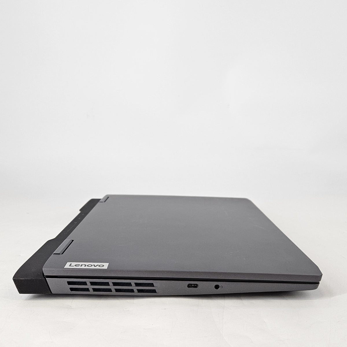 Lenovo LOQ 15 Gray 3.8 GHz AMD Ryzen 7 7840HS 16GB RAM 512GB Solid State Drive NVIDIA GeForce RTX 3050 6 GB