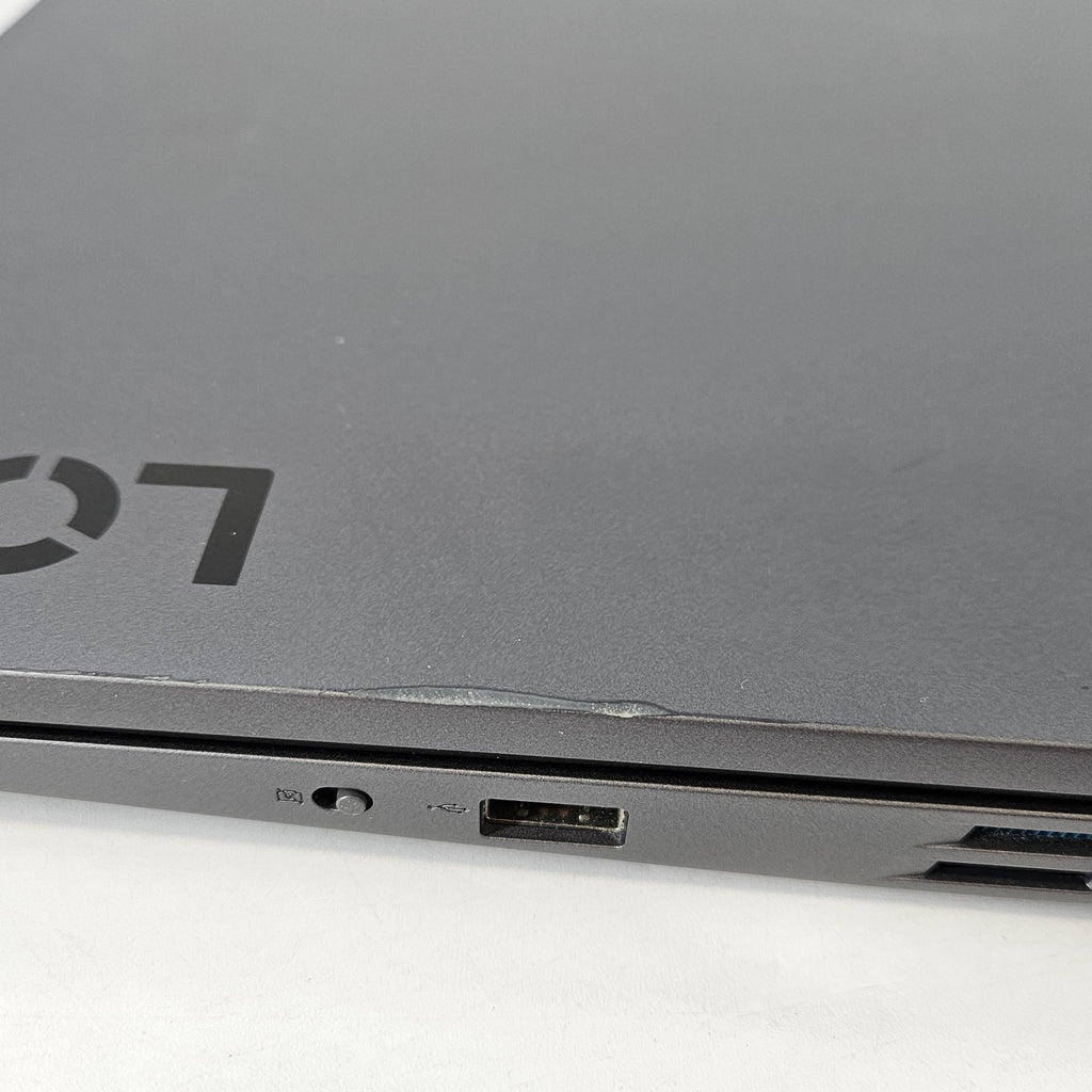 Lenovo LOQ 15 Gray 3.8 GHz AMD Ryzen 7 7840HS 16GB RAM 512GB Solid State Drive NVIDIA GeForce RTX 3050 6 GB