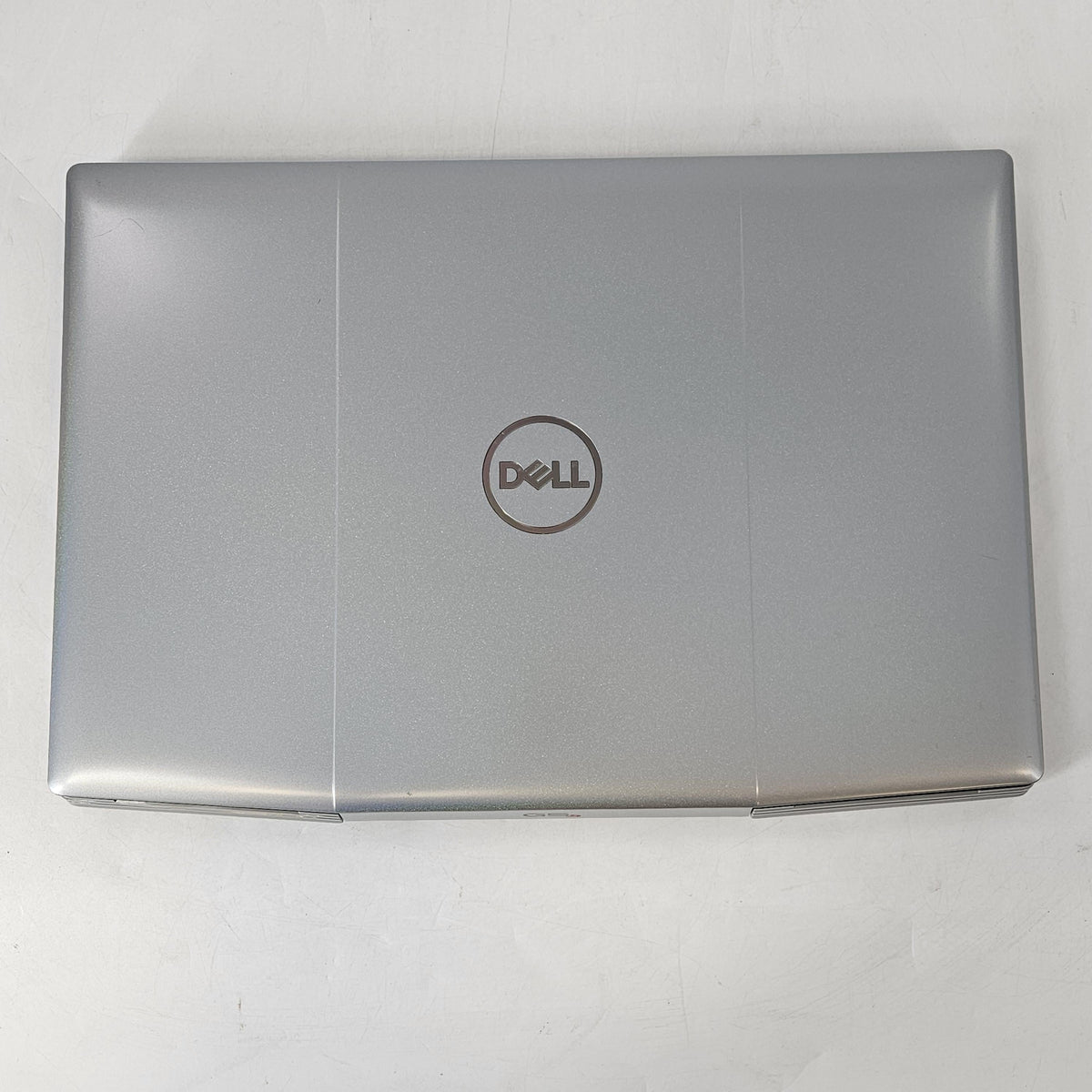 Dell G5 5505 SE 15.6 Gray 3.0 GHz AMD Ryzen 5 4600H 8GB RAM 256GB Solid State Drive AMD Radeon RX 5600M 6 GB