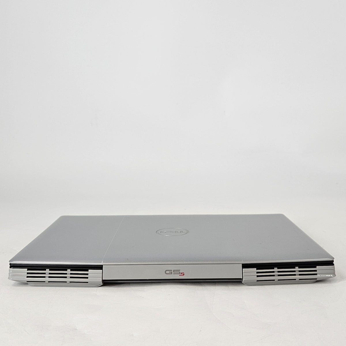 Dell G5 5505 SE 15.6 Gray 3.0 GHz AMD Ryzen 5 4600H 8GB RAM 256GB Solid State Drive AMD Radeon RX 5600M 6 GB