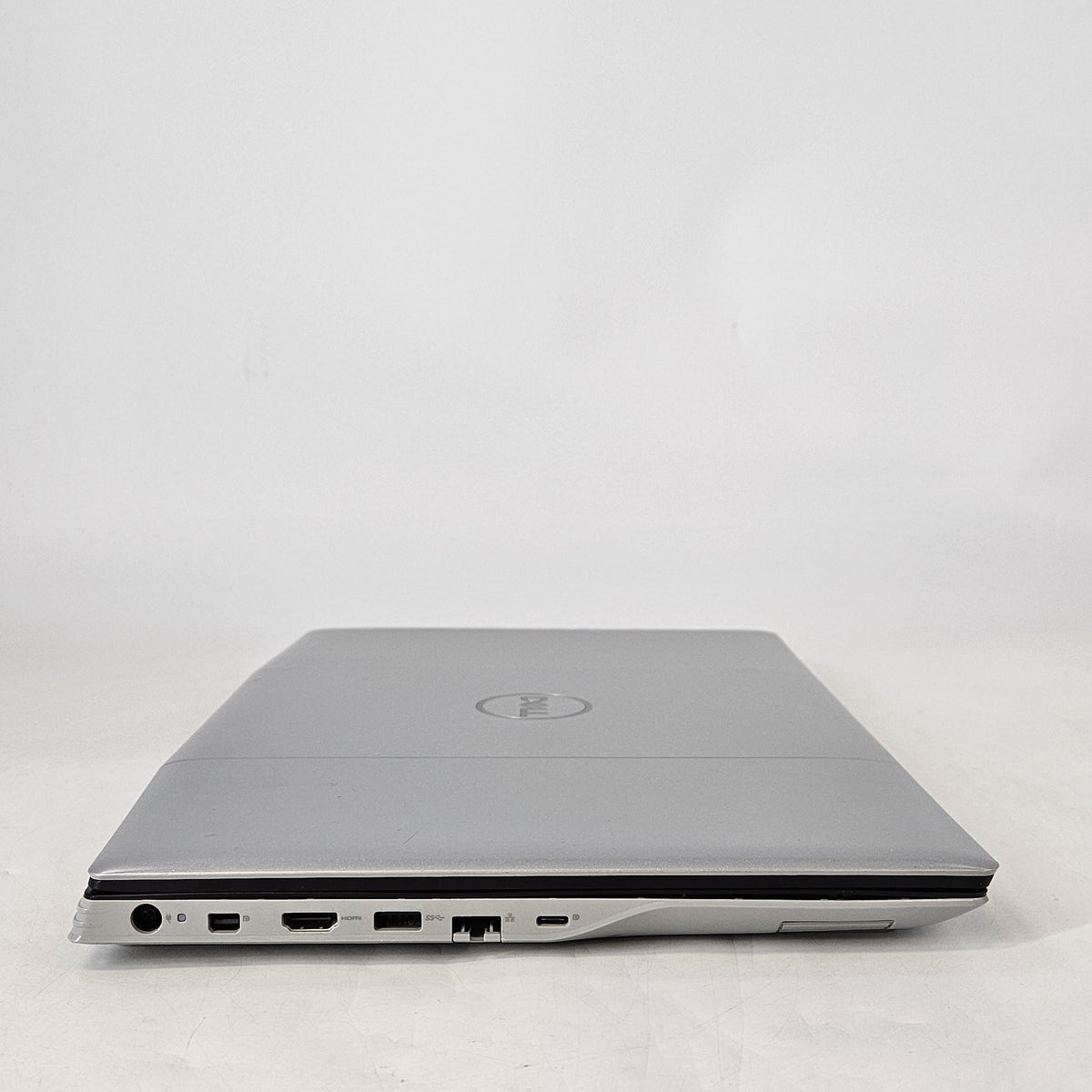 Dell G5 5505 SE 15.6 Gray 3.0 GHz AMD Ryzen 5 4600H 8GB RAM 256GB Solid State Drive AMD Radeon RX 5600M 6 GB