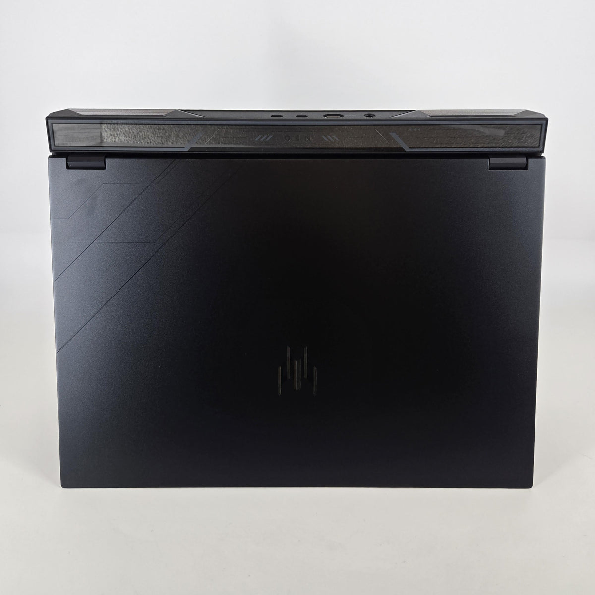 Acer Predator Helios Neo 18 AI 18 Blue 2.7 GHz Intel Core Ultra 9 Series 2 32GB RAM 1TB Solid State Drive 1TB Solid State Drive NVIDIA GeForce RTX 5070 Ti 12 GB