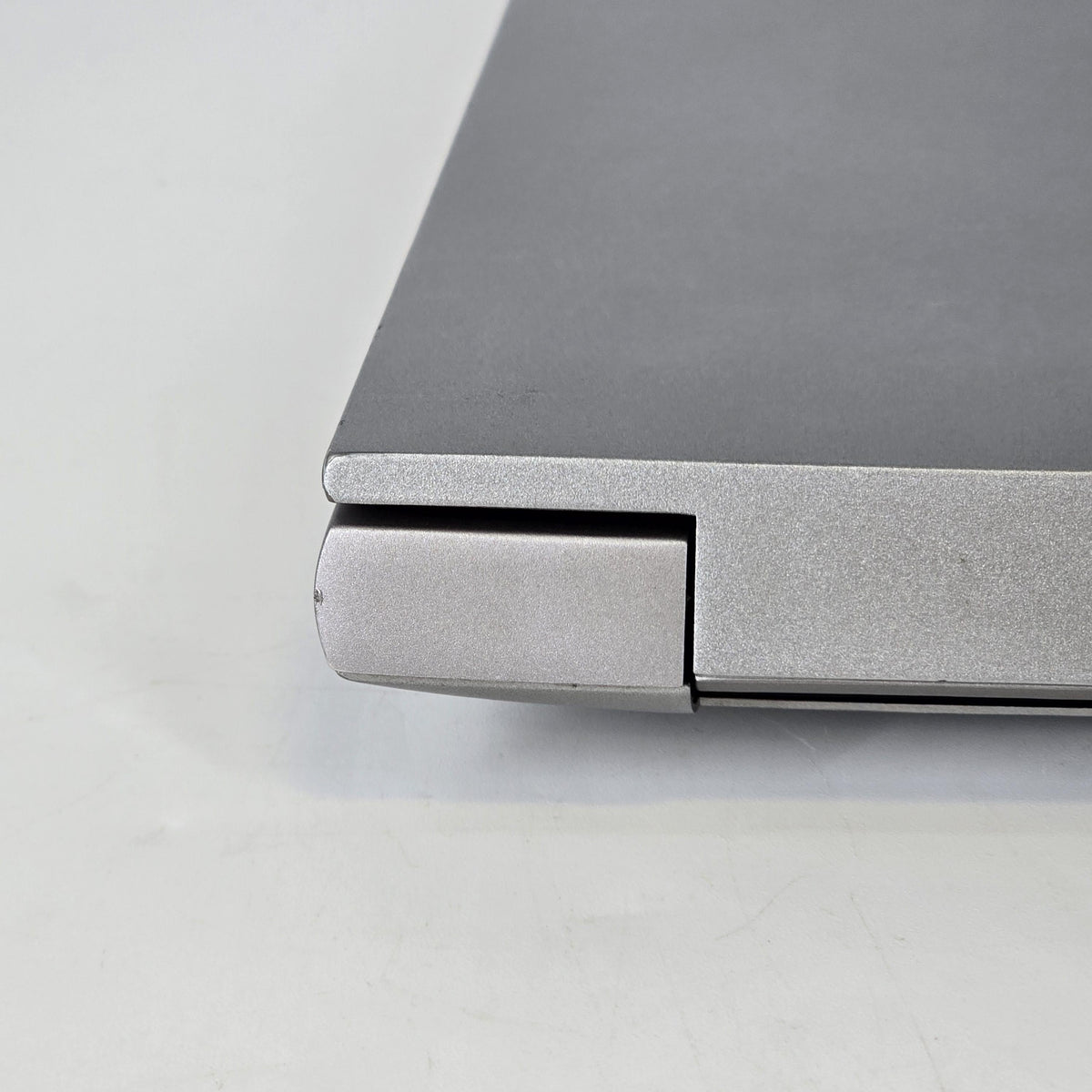 HP ZBook Fury 16 G9 Silver 2.1 GHz Intel Core i7 12th Gen. 32GB RAM 1TB Solid State Drive NVIDIA RTX A2000 8 GB