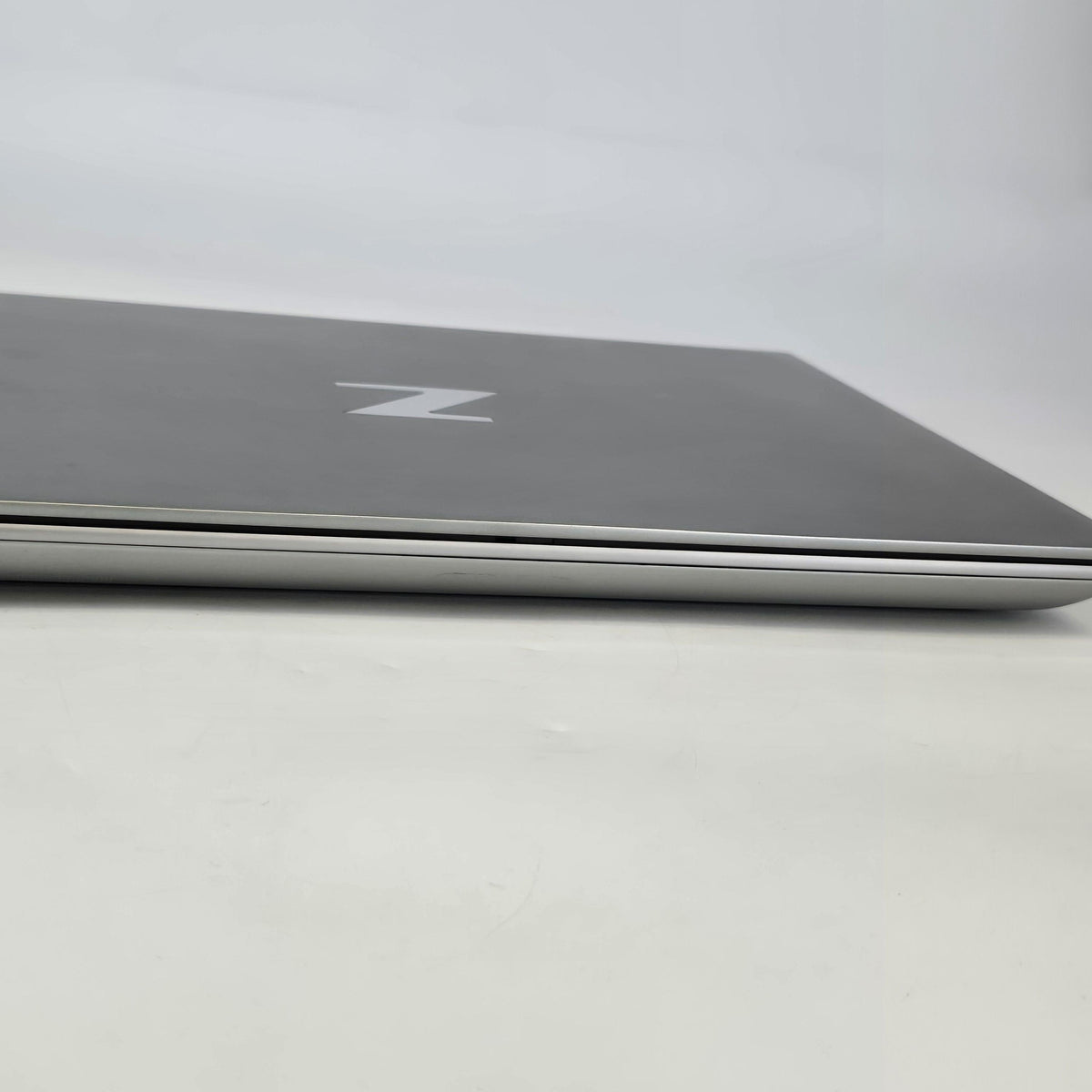 HP ZBook Fury 16 G9 Silver 2.1 GHz Intel Core i7 12th Gen. 32GB RAM 1TB Solid State Drive NVIDIA RTX A2000 8 GB