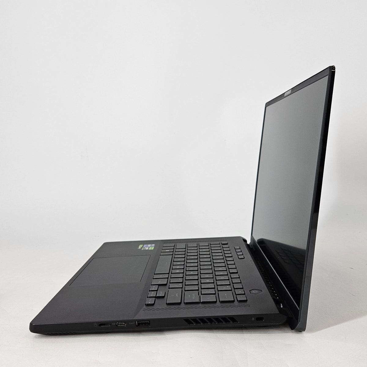 ROG Zephyrus M16 GU604 16 Black 2.6 GHz Intel Core i9 13th Gen. 32GB RAM 2TB Solid State Drive NVIDIA GeForce RTX 4070 8 GB