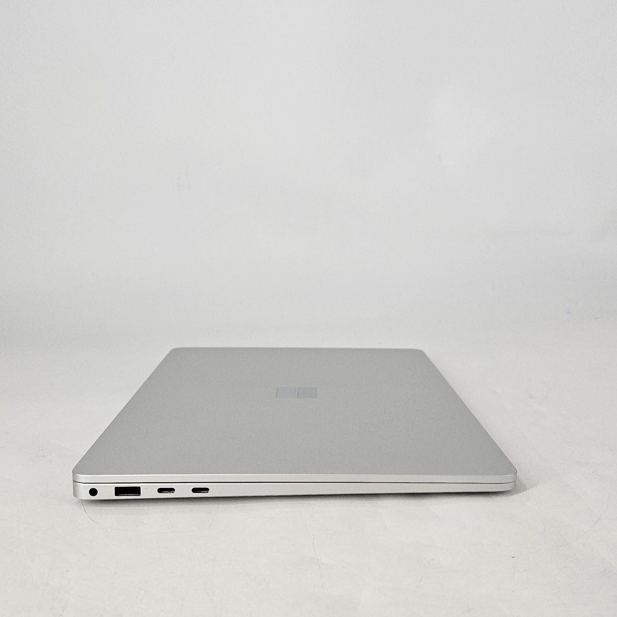 Microsoft Surface Laptop 7 13.8 Platinum WiFi 2.2 GHz Intel Core Ultra 7 Series 2 16GB RAM 512GB Solid State Drive
