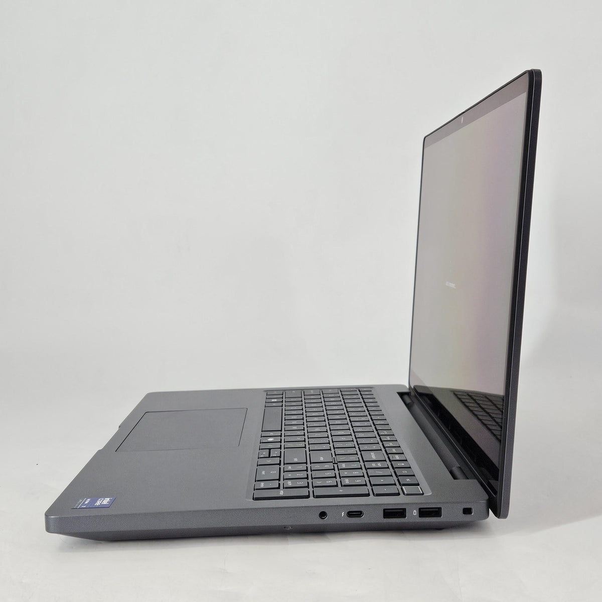 Dell Pro Max 16 Plus MB16250 Magnetite 2.6 GHz Intel Core Ultra 7 Series 2 64GB RAM 1TB Solid State Drive 1TB Solid State Drive NVIDIA RTX PRO 2000 Blackwell 8 GB