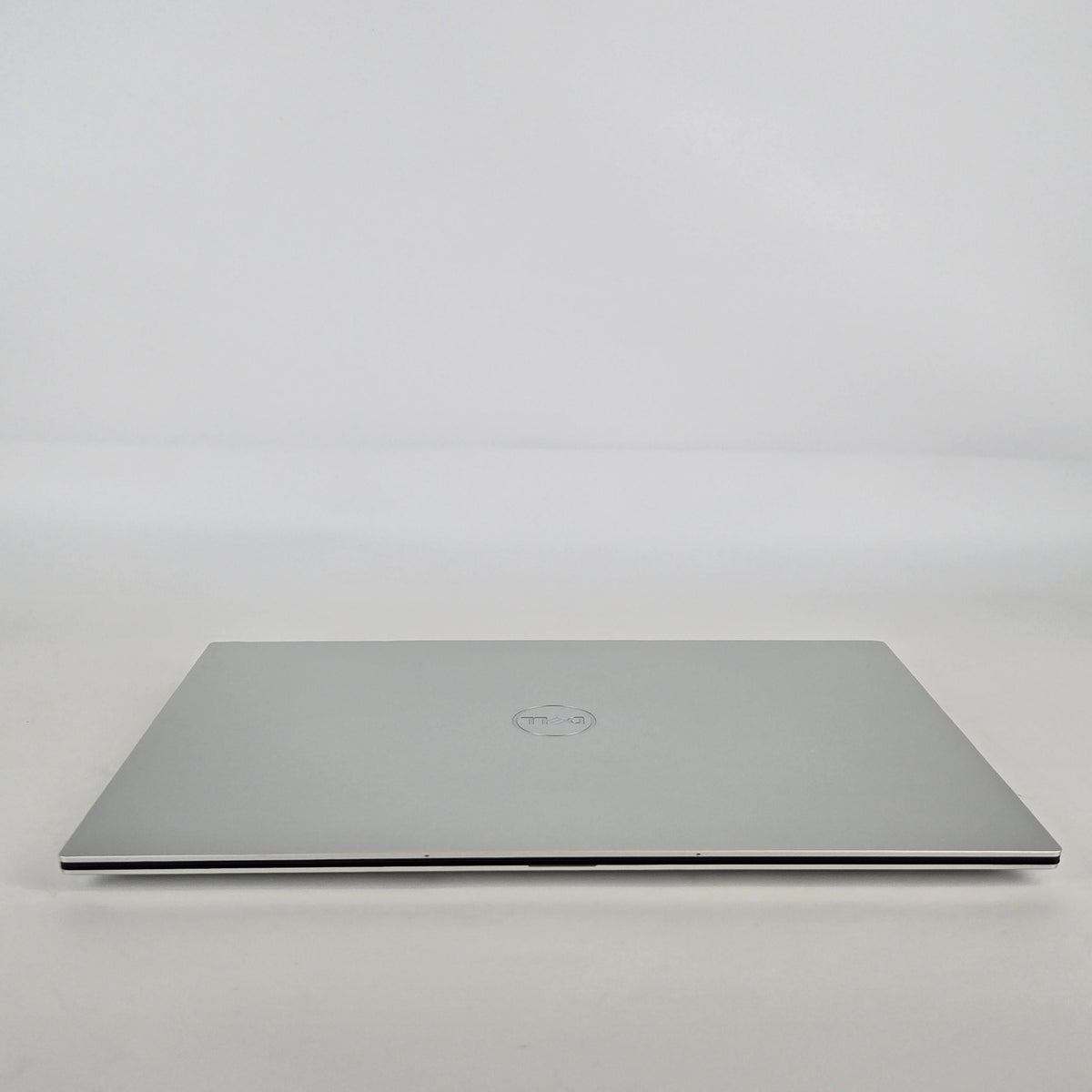 Dell XPS 17 9700 Silver 2.3 GHz Intel Core i7 10th Gen. 32GB RAM 1TB Solid State Drive NVIDIA GeForce RTX 2060 6 GB
