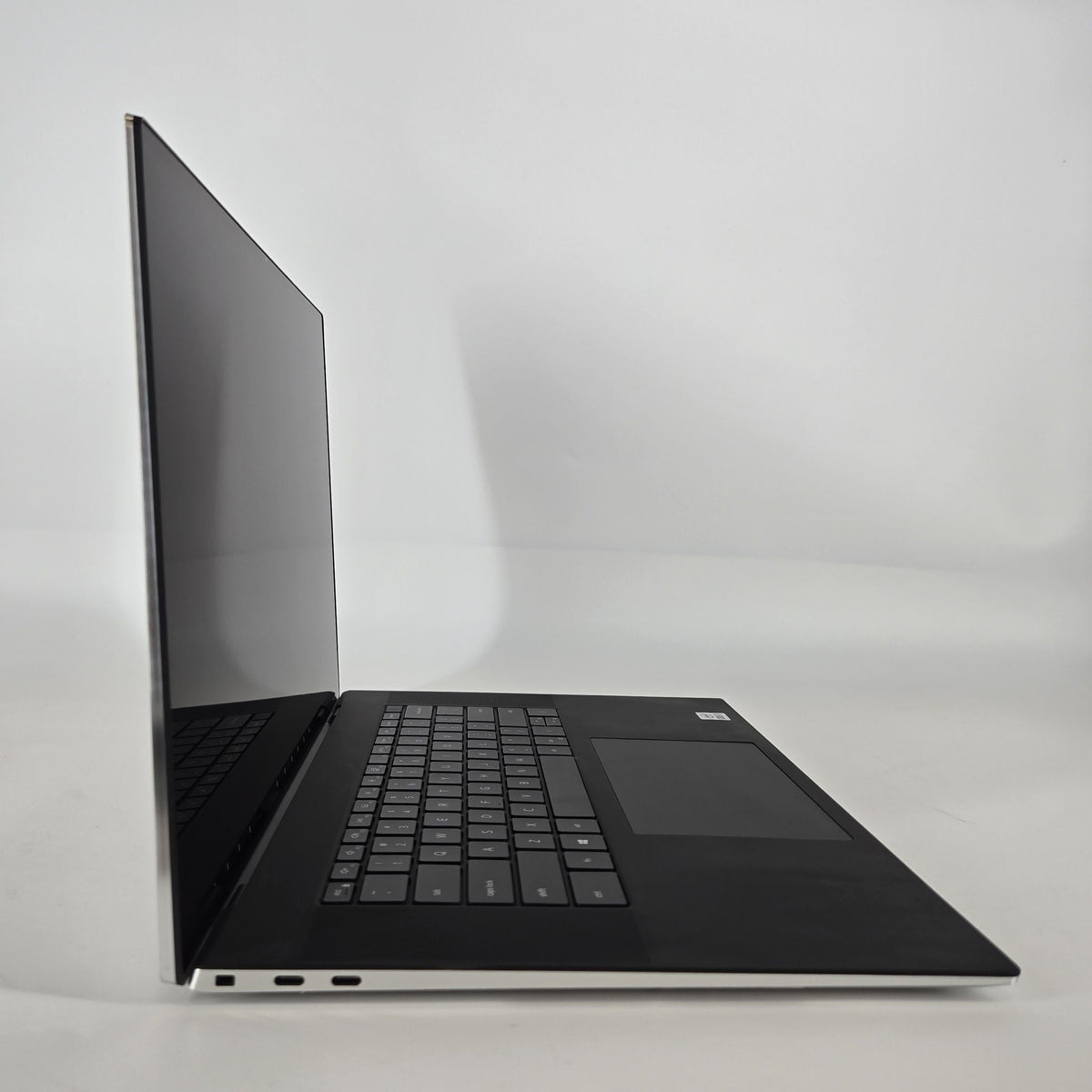 Dell XPS 17 9700 Silver 2.3 GHz Intel Core i7 10th Gen. 32GB RAM 1TB Solid State Drive NVIDIA GeForce RTX 2060 6 GB