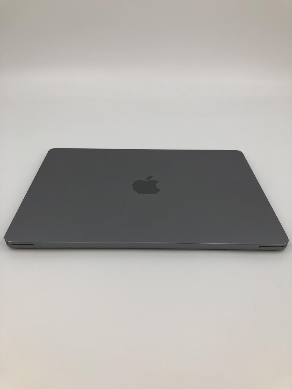 MacBook Air 13 2022 M2 8-Core CPU 8-Core GPU 16GB 256GB Space Gray Excellent