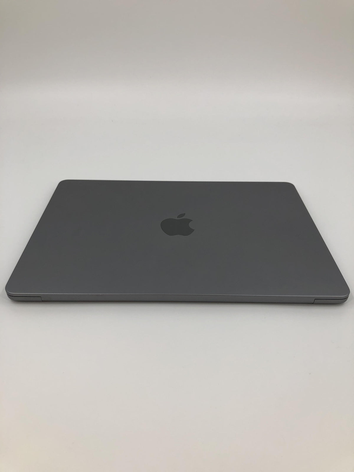 MacBook Air 13 2022 M2 8-Core CPU 8-Core GPU 16GB 256GB Space Gray Excellent