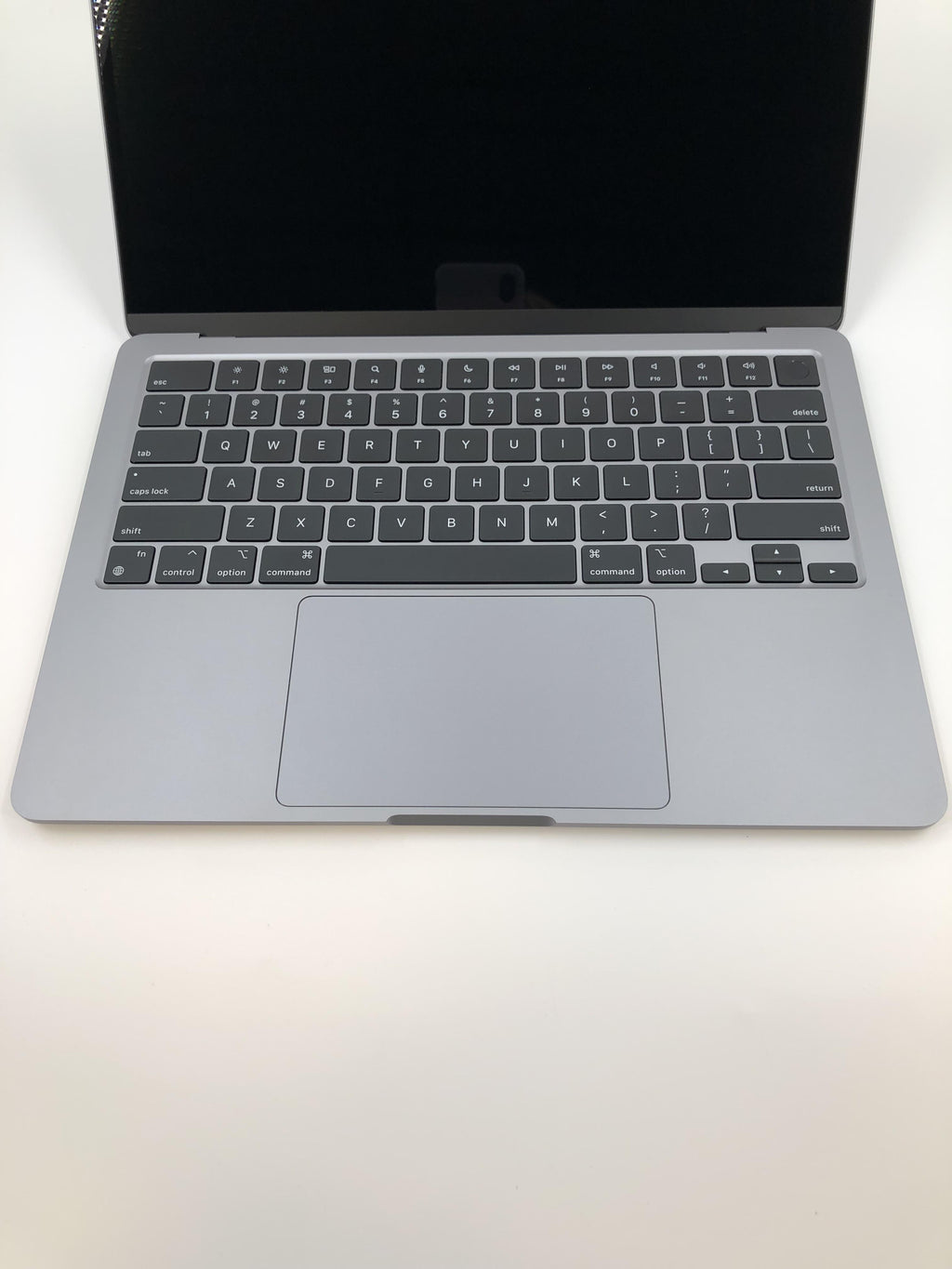 MacBook Air 13 2022 M2 8-Core CPU 8-Core GPU 16GB 256GB Space Gray Excellent