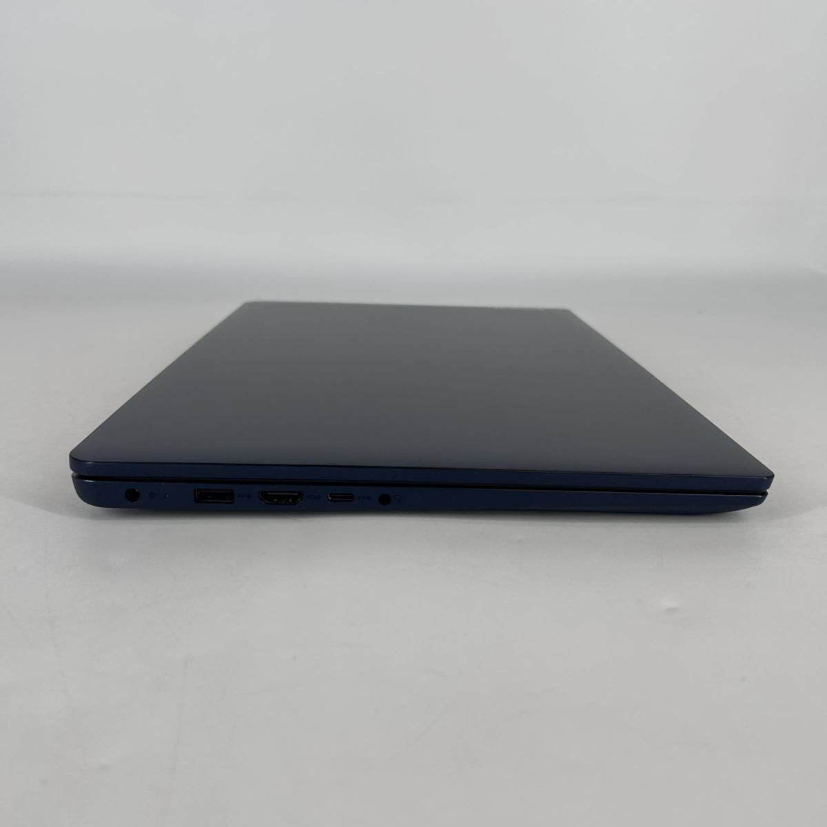 Lenovo IdeaPad 1 15.6 Abyss Blue 2.8 GHz AMD Ryzen 5 7520U 8GB RAM 256GB Solid State Drive