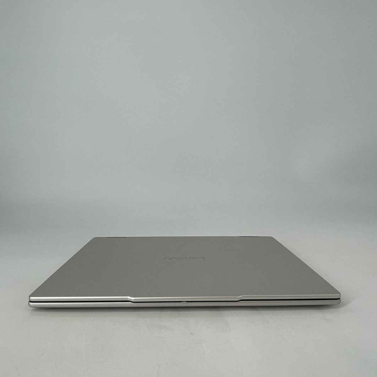 Lenovo Yoga 7 14 Silver 2.0 GHz AMD Ryzen AI 5 340 16GB RAM 512GB Solid State Drive