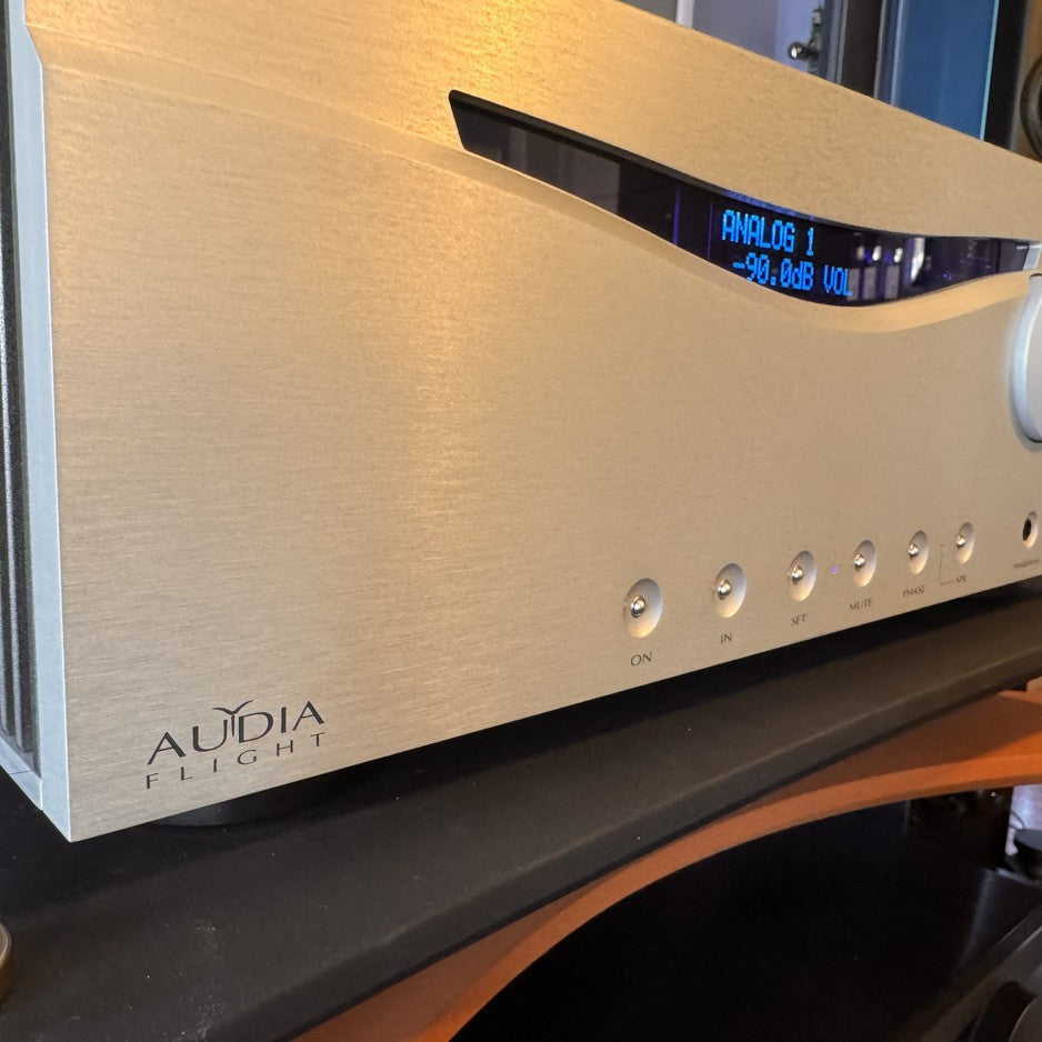Audia Flight FLS 10 Fully Balanced Stereo Integrated Amplifier