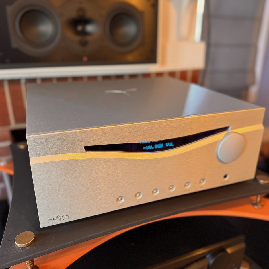 Audia Flight FLS 10 Fully Balanced Stereo Integrated Amplifier