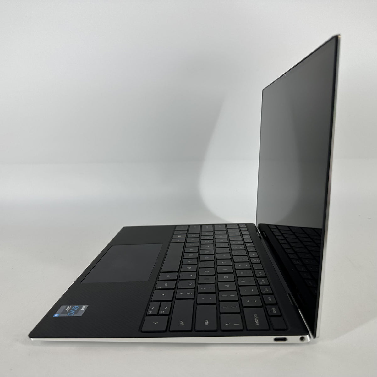 XPS 13 9310 Silver 3.0 GHz Intel Core i7 11th Gen. 16GB RAM 1TB Solid State Drive