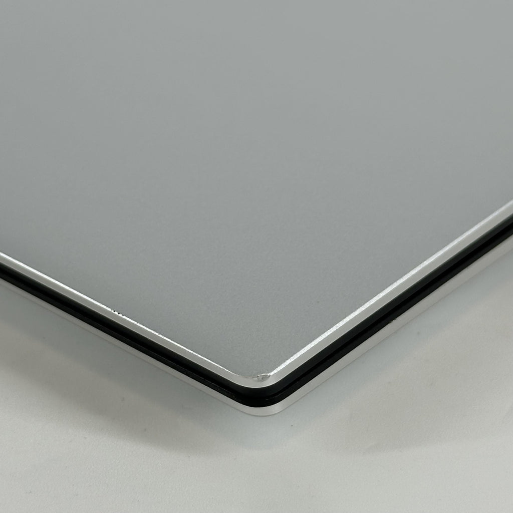Dell XPS 15 9520 Silver 2.3 GHz Intel Core i7 12th Gen. 16GB RAM 512GB Solid State Drive NVIDIA GeForce RTX 3050 4 GB
