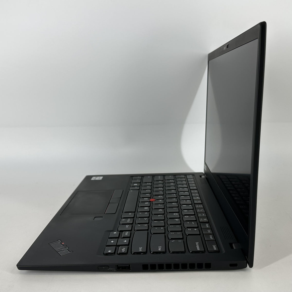 Lenovo ThinkPad X1 Carbon Gen 8 14 Black 1.7 GHz Intel Core i5 10th Gen. 16GB RAM 512GB Solid State Drive