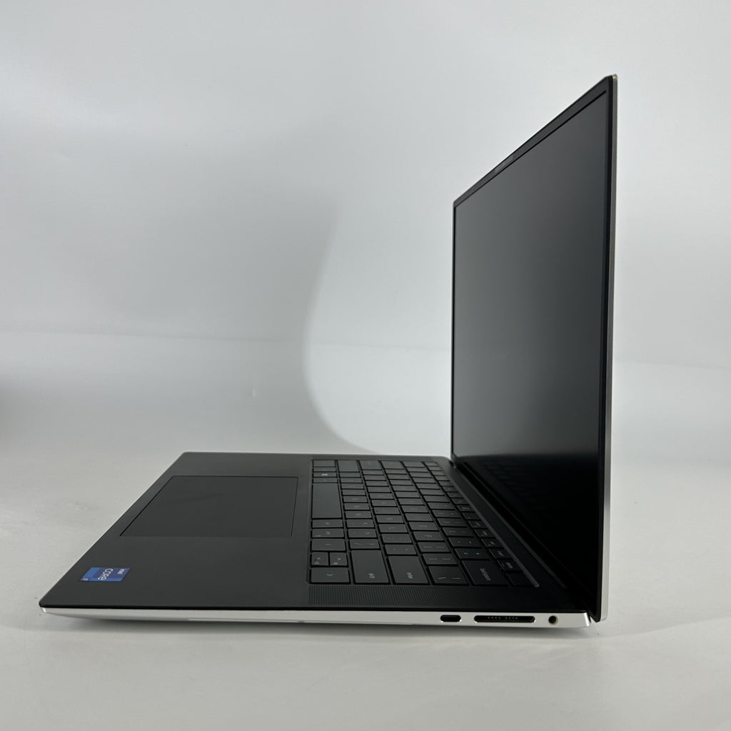 Dell XPS 15 9520 Silver 2.3 GHz Intel Core i7 12th Gen. 16GB RAM 512GB Solid State Drive NVIDIA GeForce RTX 3050 4 GB