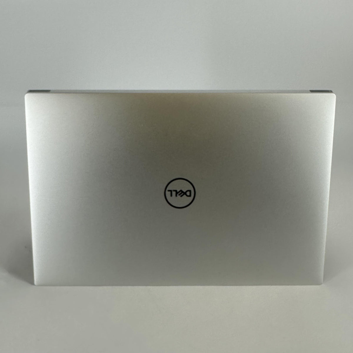 Dell XPS 15 9520 Silver 2.3 GHz Intel Core i7 12th Gen. 16GB RAM 512GB Solid State Drive NVIDIA GeForce RTX 3050 4 GB