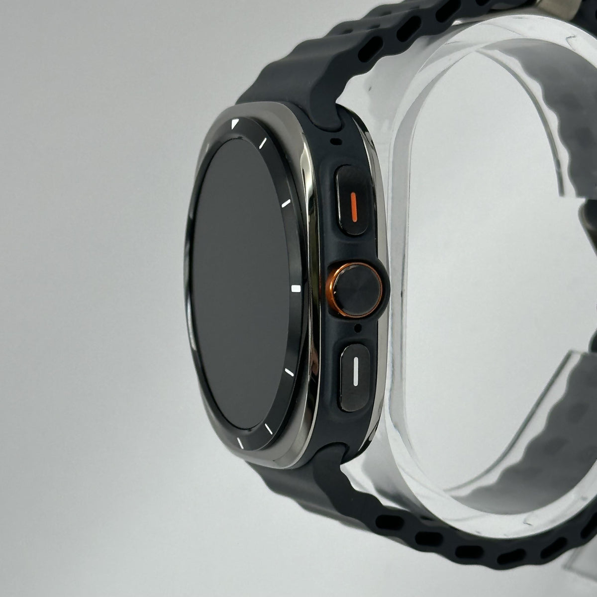 Samsung Galaxy Watch Ultra 47mm Silver Unlocked 32GB