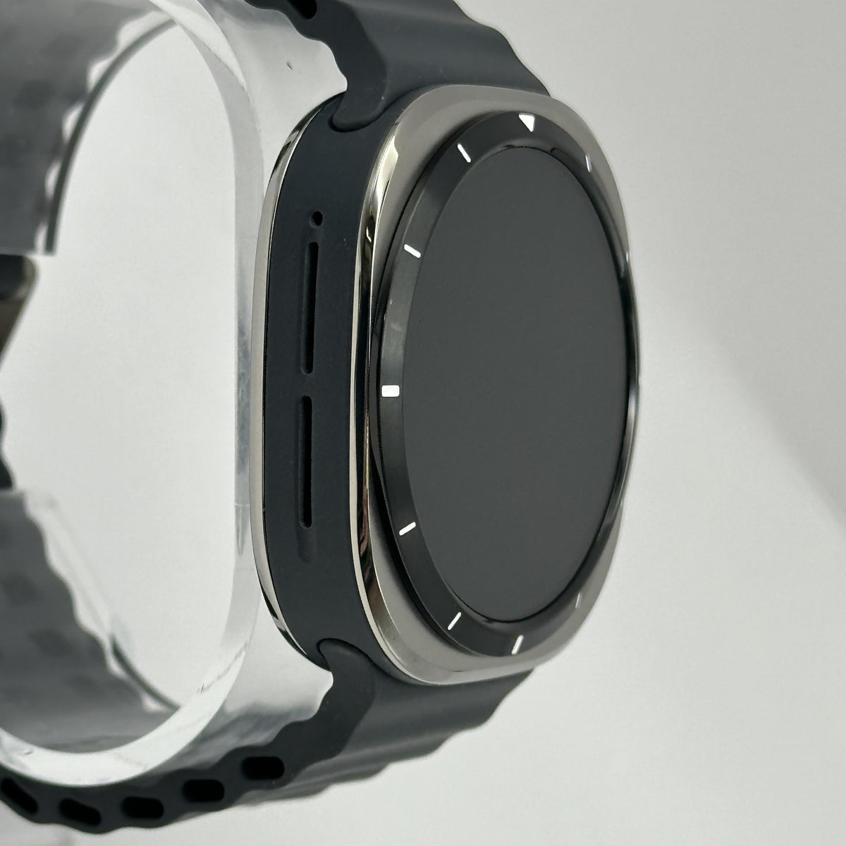 Samsung Galaxy Watch Ultra 47mm Silver Unlocked 32GB
