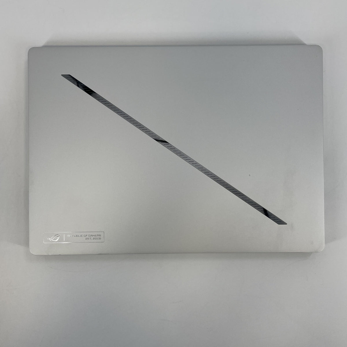 Asus ROG Zephyrus G14 GA403 14 White 4.0 GHz AMD Ryzen 9 8945HS 32GB RAM 1TB Solid State Drive NVIDIA GeForce RTX 4070 8 GB
