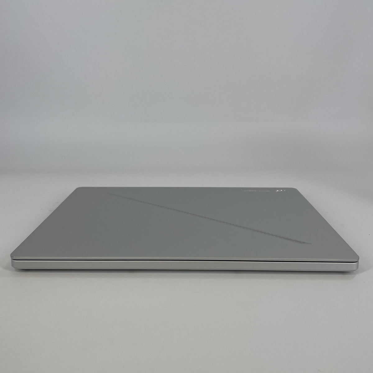 Asus ROG Zephyrus G14 GA403 14 White 4.0 GHz AMD Ryzen 9 8945HS 32GB RAM 1TB Solid State Drive NVIDIA GeForce RTX 4070 8 GB