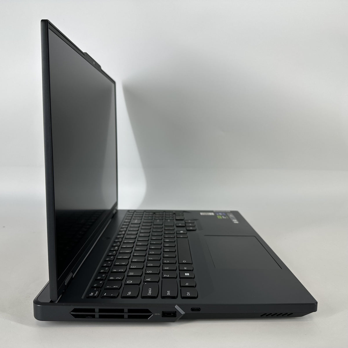 Lenovo Legion Pro 5i Gen 9 16 Gray 2.2 GHz Intel Core i9 14th Gen. 16GB RAM 512GB Solid State Drive NVIDIA GeForce RTX 4070 8 GB