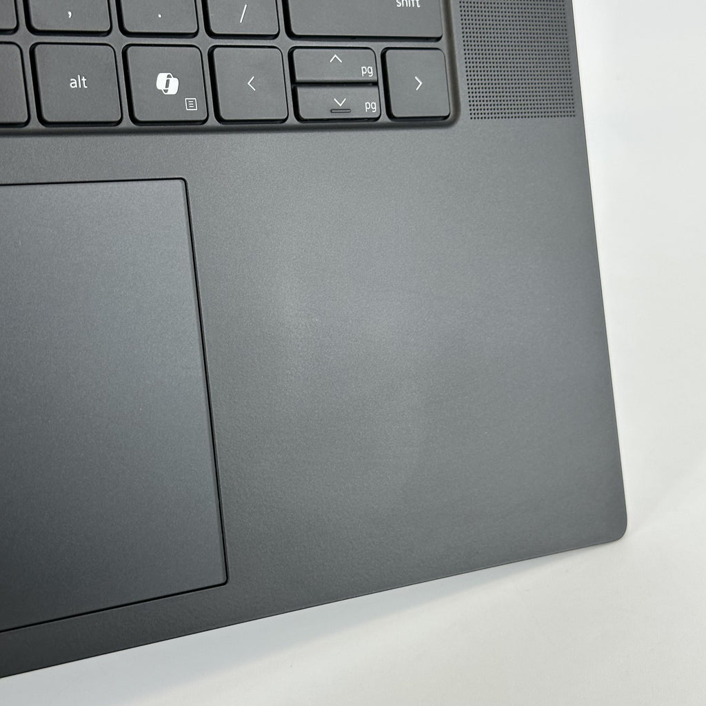 Dell Precision 5690 16 Gray 3.8 GHz Intel Core Ultra 7 32GB RAM 1TB Solid State Drive NVIDIA RTX 2000 Ada 8 GB