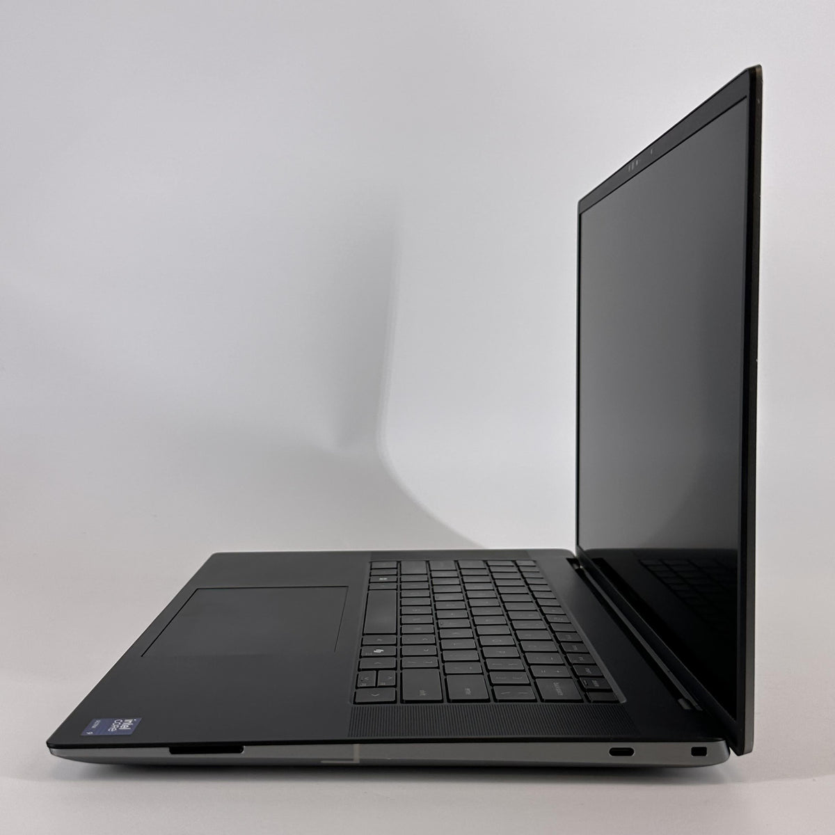 Dell Precision 5690 16 Gray 2.5 GHz Intel Core Ultra 9 64GB RAM 1TB Solid State Drive NVIDIA RTX 4000 Ada 12 GB