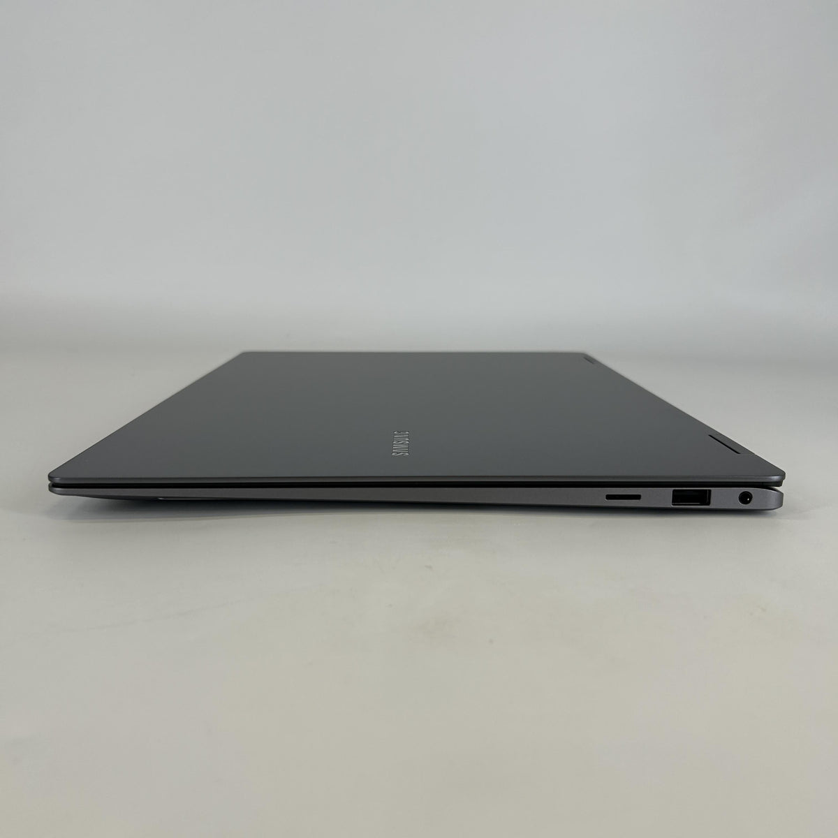 Samsung Galaxy Book5 Pro 360 16 Gray 2.2 GHz Intel Core Ultra 7 Series 2 16GB RAM 1TB Solid State Drive