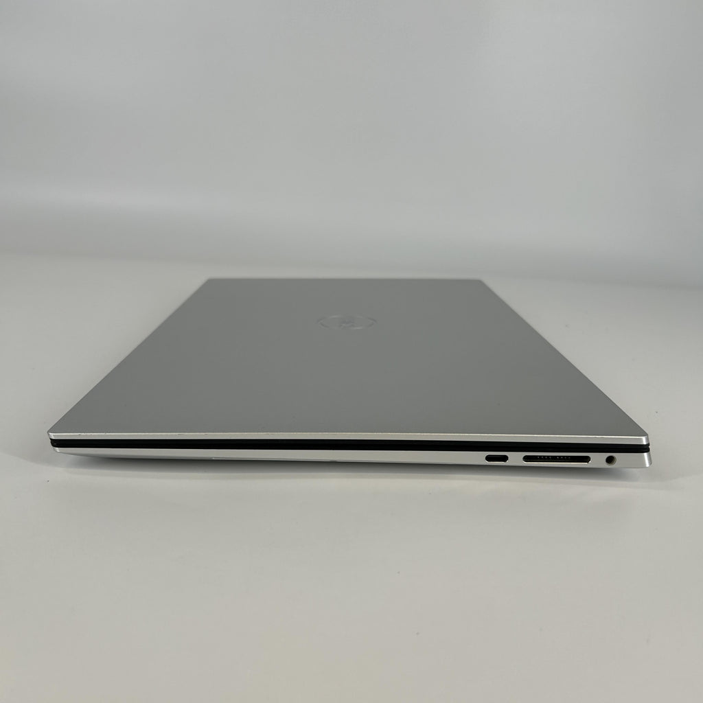 Dell XPS 15 9510 Silver 2.5 GHz Intel Core i9 11th Gen. 32GB RAM 1TB Solid State Drive NVIDIA GeForce RTX 3050 Ti 4 GB