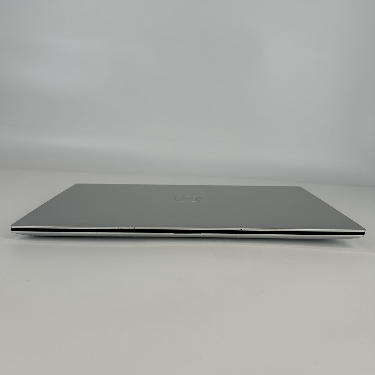 Dell XPS 15 9510 Silver 2.5 GHz Intel Core i9 11th Gen. 32GB RAM 1TB Solid State Drive NVIDIA GeForce RTX 3050 Ti 4 GB
