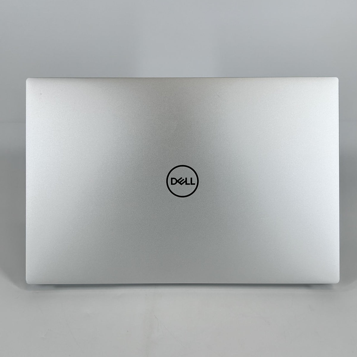 Dell XPS 15 9520 Silver 2.5 GHz Intel Core i9 12th Gen. 32GB RAM 1TB Solid State Drive NVIDIA GeForce RTX 3050 Ti 4 GB