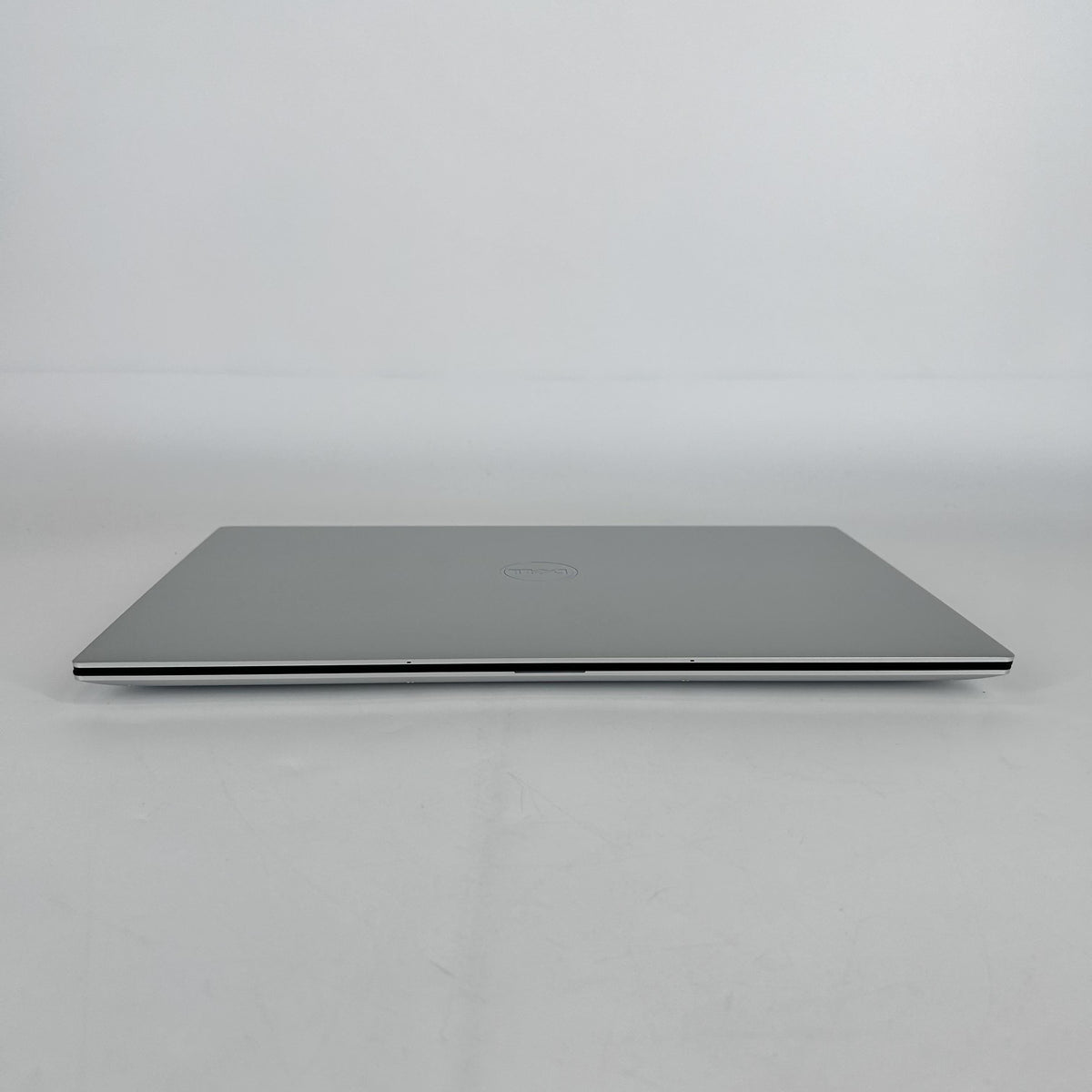 Dell XPS 15 9520 Silver 2.5 GHz Intel Core i9 12th Gen. 32GB RAM 1TB Solid State Drive NVIDIA GeForce RTX 3050 Ti 4 GB