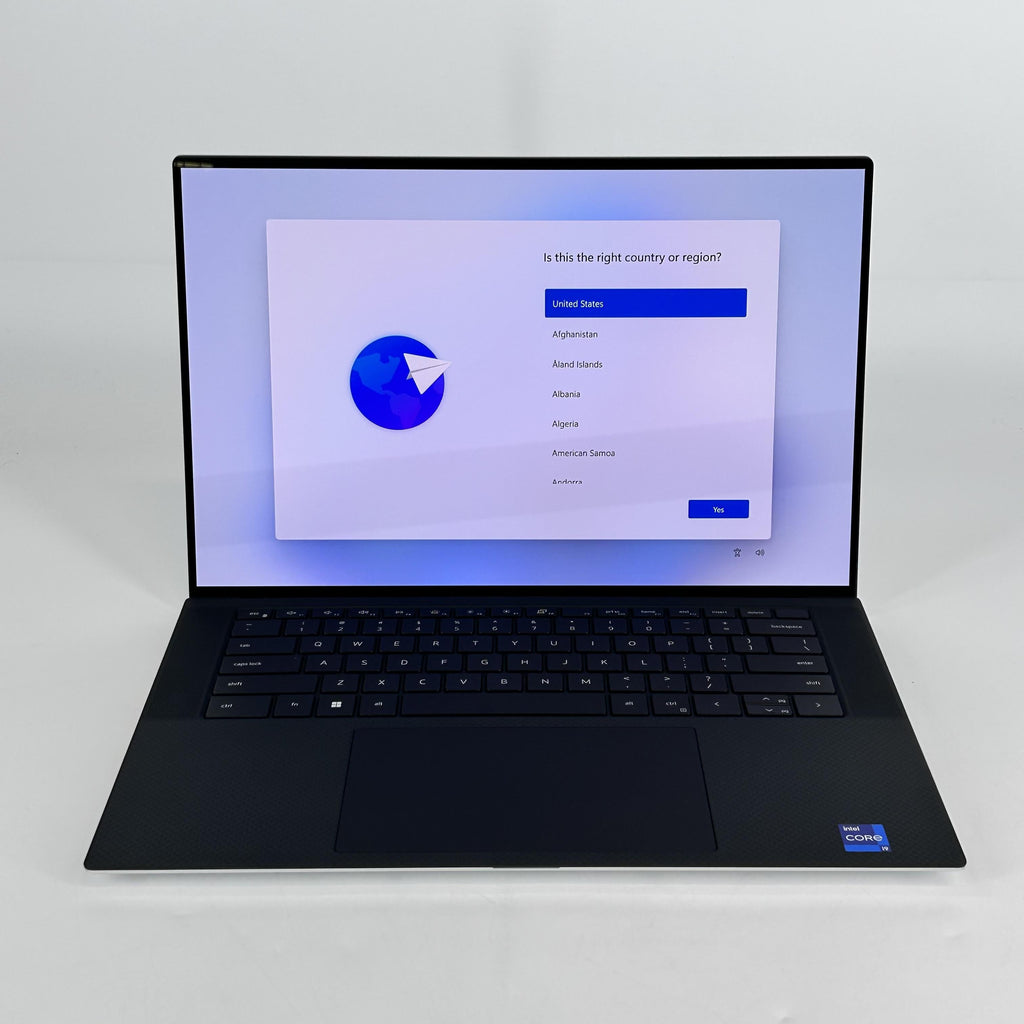 Dell XPS 15 9520 Silver 2.5 GHz Intel Core i9 12th Gen. 32GB RAM 1TB Solid State Drive NVIDIA GeForce RTX 3050 Ti 4 GB