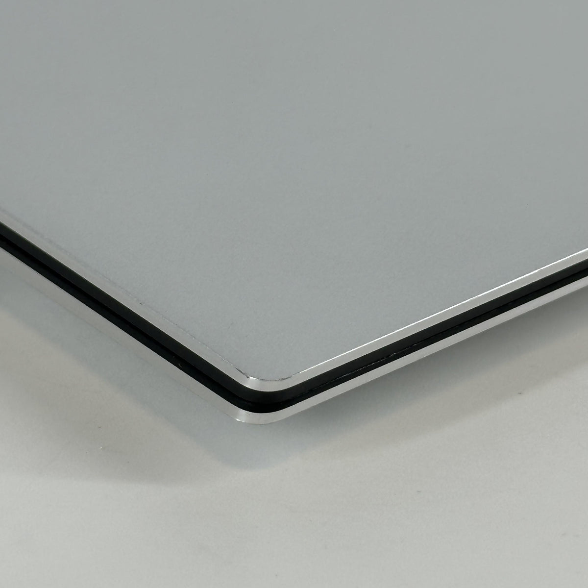 Dell XPS 15 9520 Silver 2.3 GHz Intel Core i7 12th Gen. 16GB RAM 512GB Solid State Drive NVIDIA GeForce RTX 3050 4 GB
