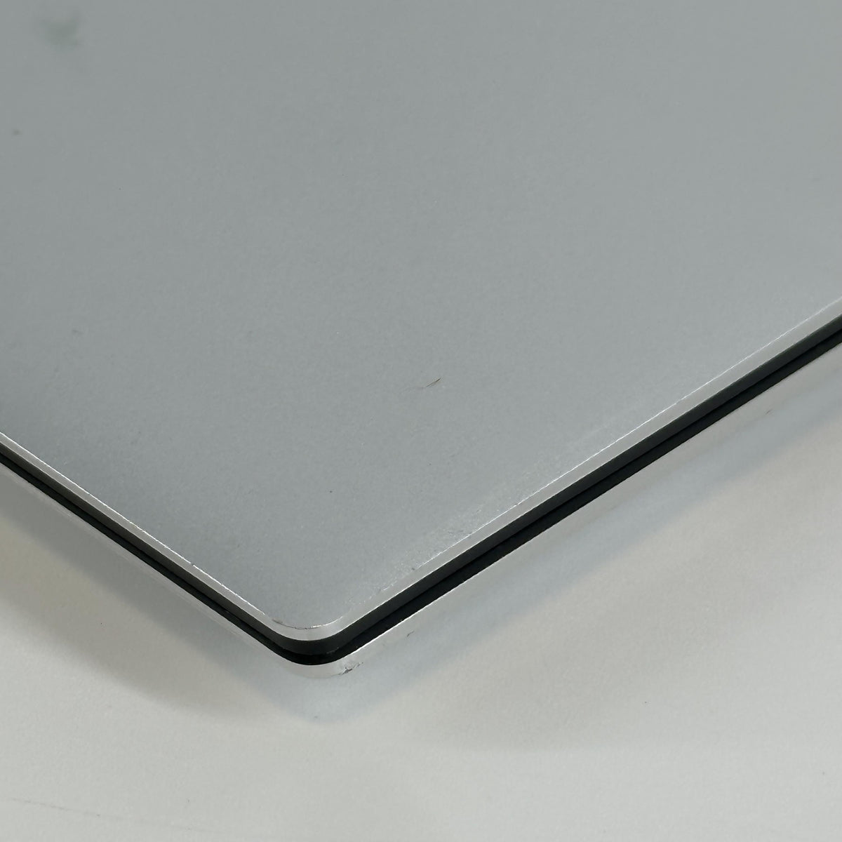 Dell XPS 15 9520 Silver 2.3 GHz Intel Core i7 12th Gen. 16GB RAM 512GB Solid State Drive NVIDIA GeForce RTX 3050 4 GB