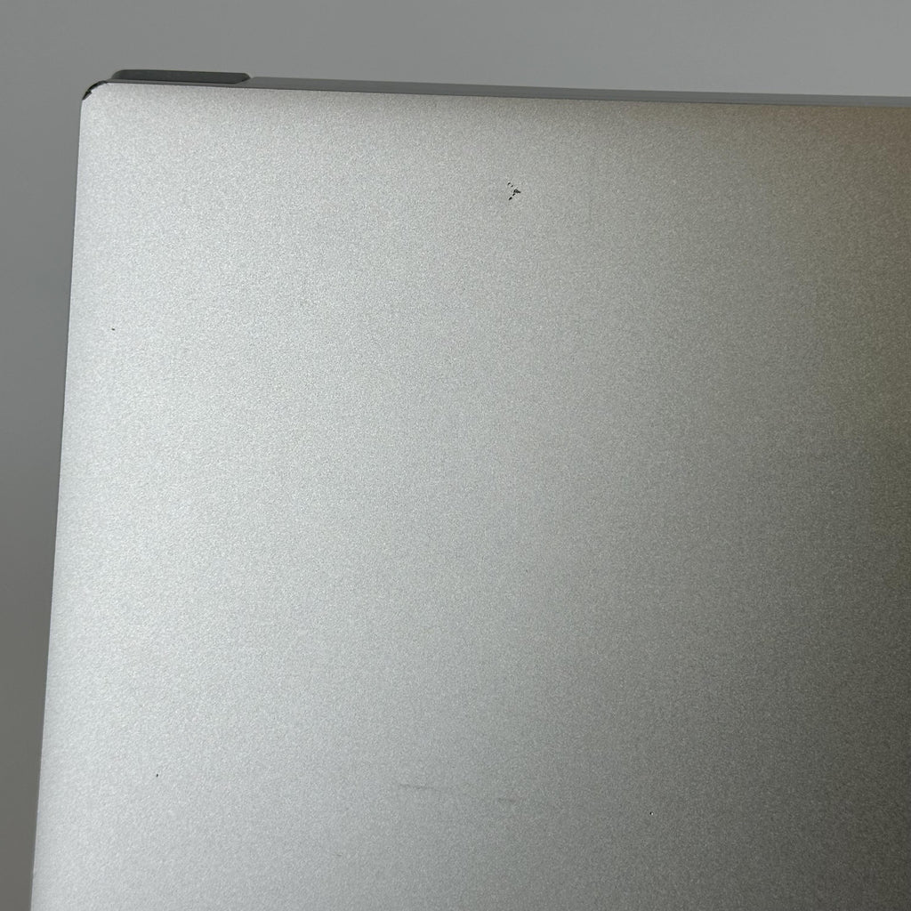 Dell XPS 15 9520 Silver 2.3 GHz Intel Core i7 12th Gen. 16GB RAM 512GB Solid State Drive NVIDIA GeForce RTX 3050 4 GB