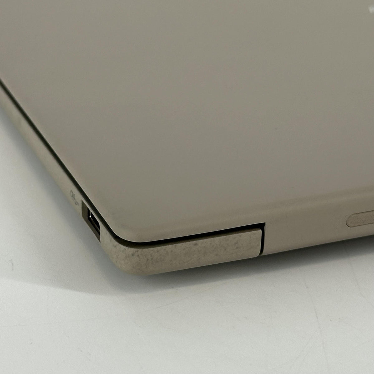 Asus Zenbook A 14 Zabriskie Beige 3.2 GHz Qualcomm Snapdragon X Plus 16GB RAM 512GB Solid State Drive