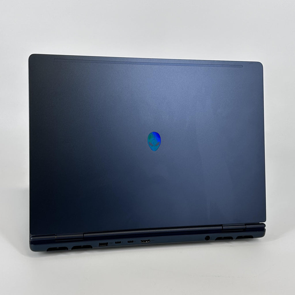 Dell Alienware 16X Aurora Interstellar Indigo 2.7 GHz Intel Core Ultra 9 Series 2 32GB RAM 2TB Solid State Drive NVIDIA GeForce RTX 5070 8 GB