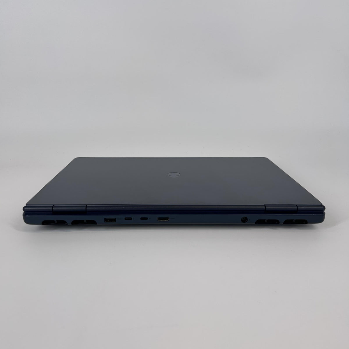 Dell Alienware 16X Aurora Interstellar Indigo 2.7 GHz Intel Core Ultra 9 Series 2 32GB RAM 2TB Solid State Drive NVIDIA GeForce RTX 5070 8 GB