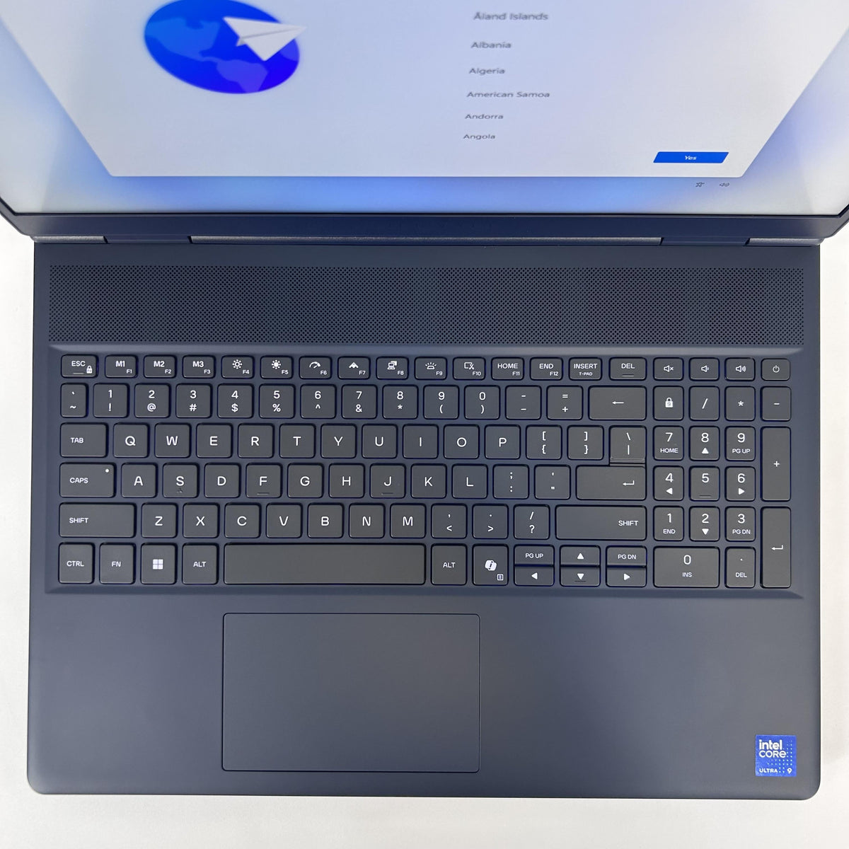 Dell Alienware 16X Aurora Interstellar Indigo 2.7 GHz Intel Core Ultra 9 Series 2 32GB RAM 2TB Solid State Drive NVIDIA GeForce RTX 5070 8 GB